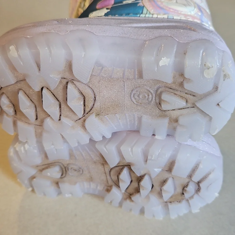 Frozen Light Up Snowboots